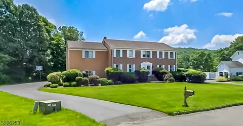 20 Indian Trail Rd, Randolph, NJ 07869