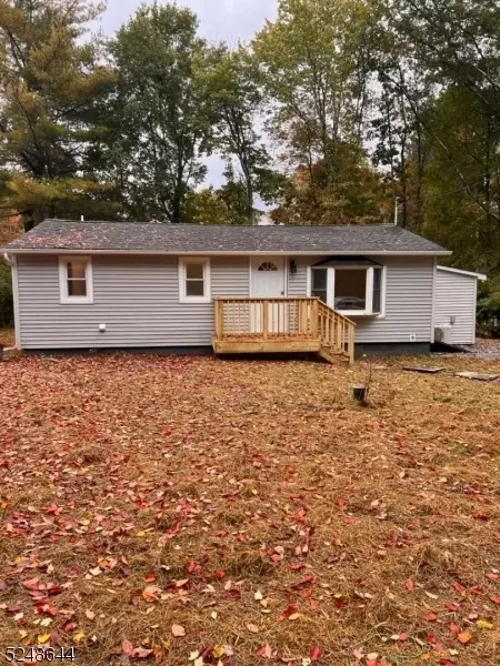 907 Iris Cir, Newton, NJ 07860