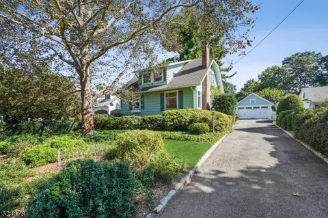 123 Mountain Way, Morris Plains, NJ 07950