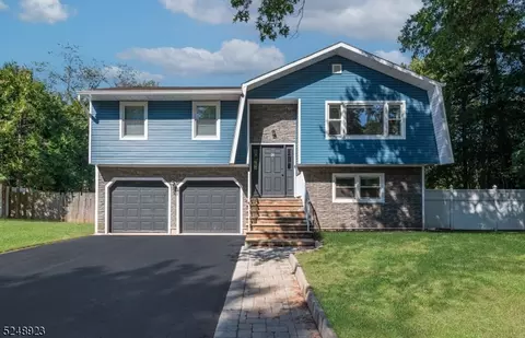 24 Rolling Rd, Franklin Twp, NJ 08873