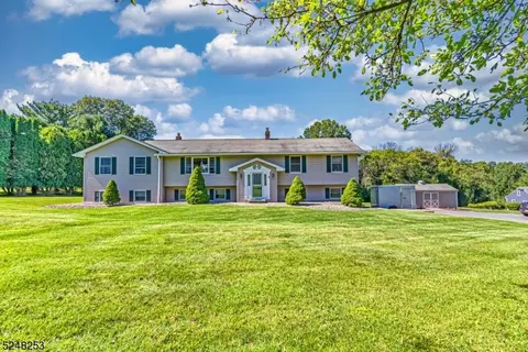 55 Ketcham Rd, Hackettstown, NJ 07840