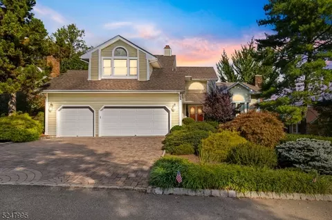 46 Gatehouse Rd, Bedminster, NJ 07921