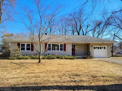 5 West St, Roxbury Twp, NJ 07876
