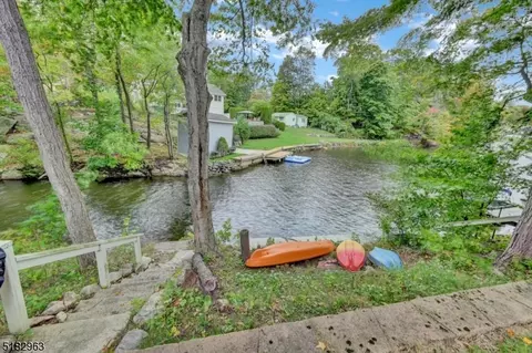9 Witte Rd, West Milford Twp, NJ 07421