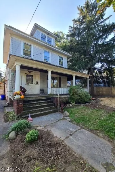 704 Hamilton St, Rahway, NJ 07065