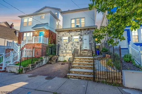 1082 Grove St, Irvington, NJ 07111