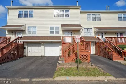 129 Fulton Ct, New Brunswick, NJ 08901