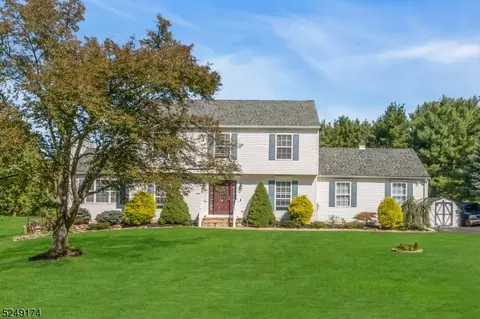 1 Copperfield Dr, Washington, NJ 07882