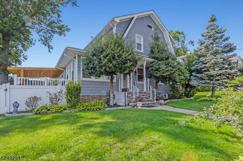 424 Franklin Ave, Hasbrouck Heights, NJ 07604