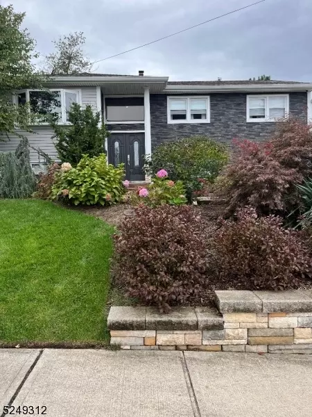 10 Breen Ct, Clifton, NJ 07013
