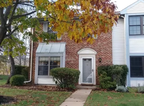 105 Pear Tree Ln #105, Franklin Park, NJ 08823