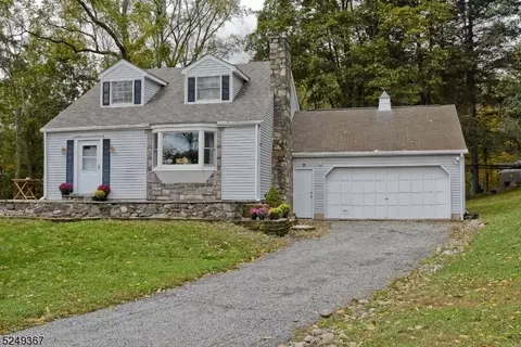 7 Unionville Rd, Wantage, NJ 07461