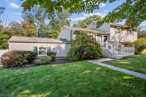 7 Avon Ter, Roxbury Twp, NJ 07876
