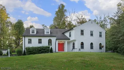 15 Roberts Rd, Warren, NJ 07059