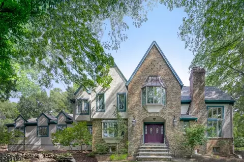 26 Saw Mill Rd, Kinnelon, NJ 07405