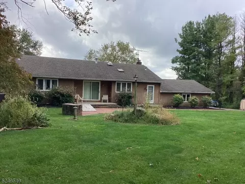 84 Potterstown Rd, Lebanon, NJ 08833