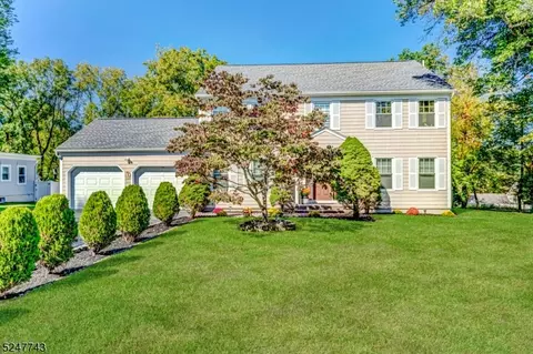 1452 Valley Rd, Long Hill, NJ 07946