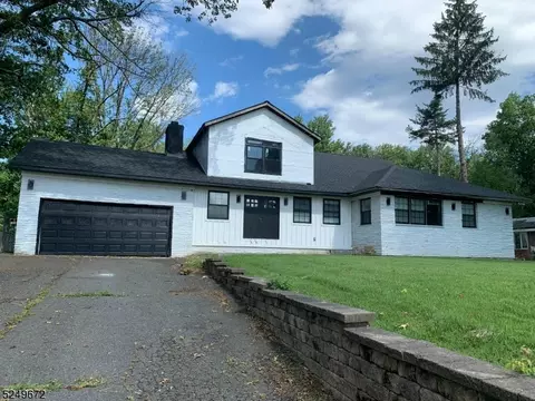 1121 Johnston Dr, Watchung, NJ 07069