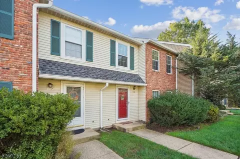 116 Selby Ct, Somerset, NJ 08873
