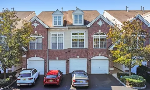 107 Rock Creek Dr, Clifton, NJ 07014