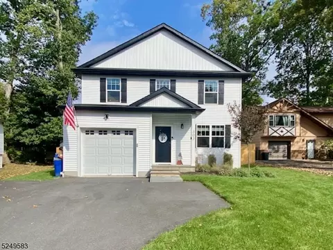 303 Durban Ave, Hopatcong, NJ 07843