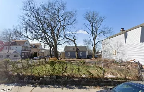 36 Shaw Ave, Newark City, NJ 07112