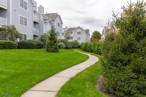 63 Genoble Rd #63, Montville, NJ 07045