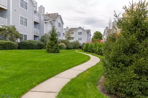 63 Genoble Rd #63, Montville, NJ 07045