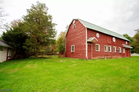 174 Crease Rd, Mount Olive, NJ 07828