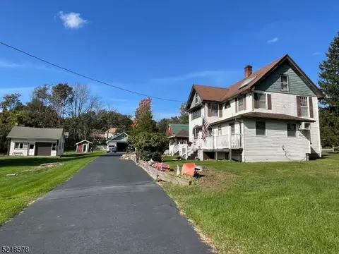 174 Crease Rd, Mount Olive, NJ 07828