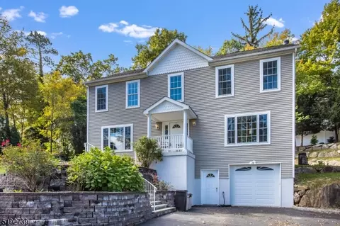 122 Lakeside Dr, Rockaway, NJ 07866
