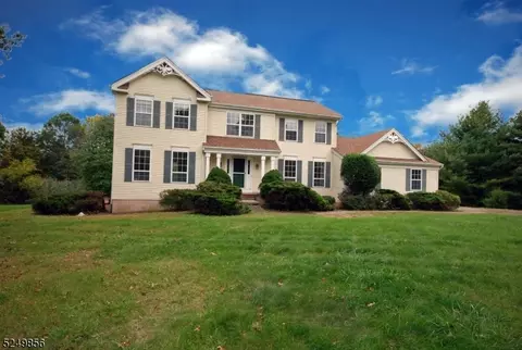 7 Seven Springs Rd, Lebanon, NJ 08833