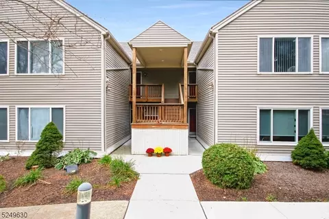 34 Falcon Ridge Way #34, Hamburg, NJ 07419