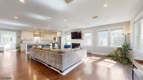 99 Burnham Rd, Morris Plains, NJ 07950