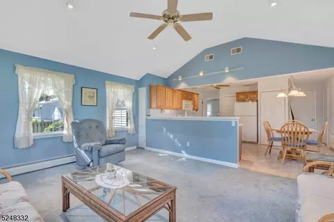 28 Washington Ave, Middlesex, NJ 08846 photo 13