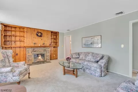 28 Washington Ave, Middlesex, NJ 08846 photo 6