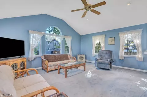 28 Washington Ave, Middlesex, NJ 08846 photo 11