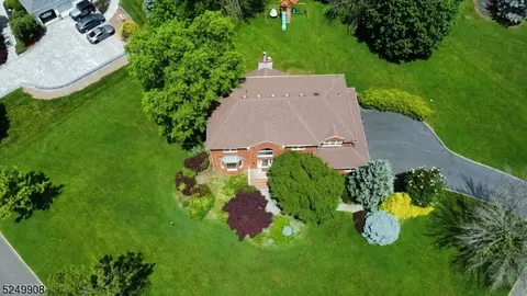 1 Softwood Way, Warren, NJ 07059