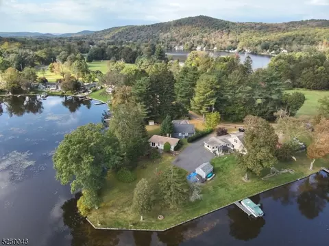 119 Lake Dr, Stanhope, NJ 07874
