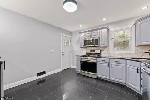 312 Hunter, Plainfield, NJ 07063 photo 4