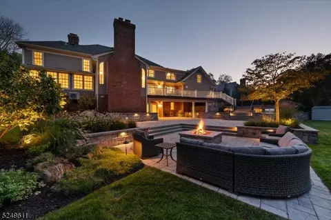 25 Nottingham Way, Warren, NJ 07059
