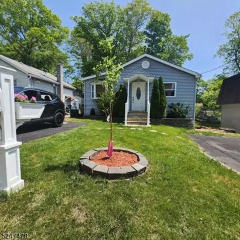 331 Brown Trl, Hopatcong, NJ 07843