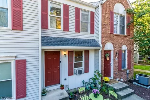 7 Colonial Ct, High Bridge, NJ 08829
