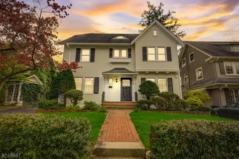 6 Warren Pl, Montclair, NJ 07042