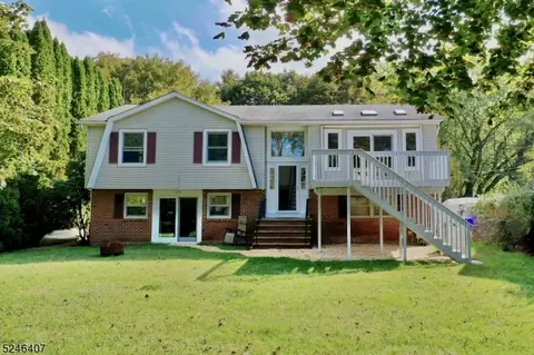 2 Ann Ln, Roxbury Twp, NJ 07850