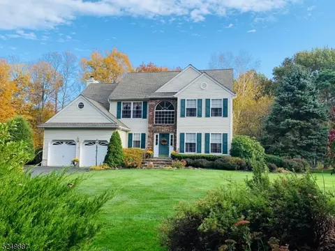 7 Hard Bargain Rd, Jefferson, NJ 07438