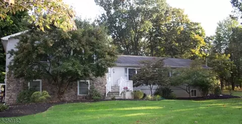 5 Mitchell Rd, Branchburg, NJ 08876