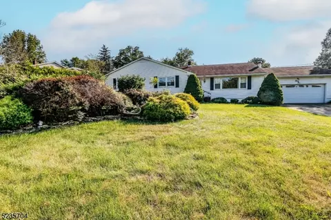 31 Emerson Rd, Franklin Twp, NJ 08873