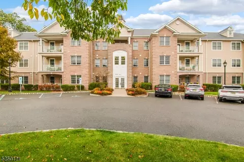 80 Zachary Way, Mount Arlington, NJ 07856