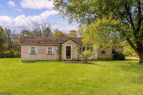 515 Oak Grove Rd, Frenchtown, NJ 08825